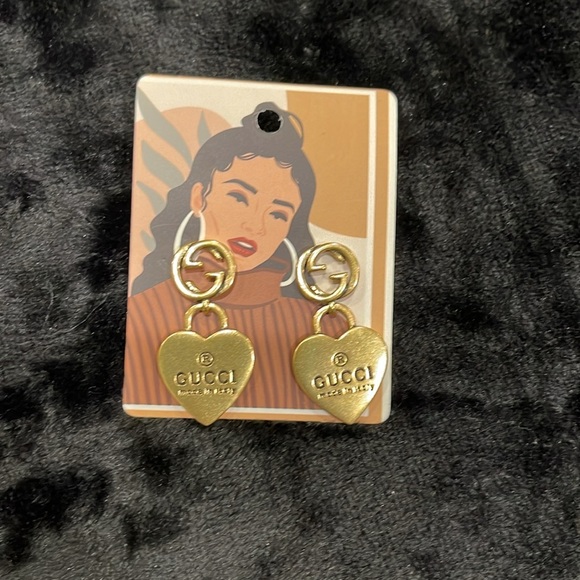 Earrings… Cute GG Earrings - Picture 4 of 6